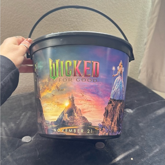 Wicked Themed Popcorn Bucket - Picture 4 of 6